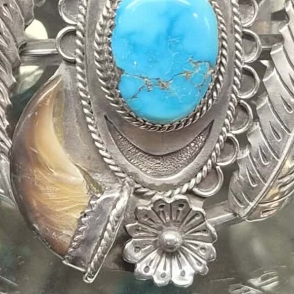 Navajo sterling silver cuff bracelet turquoise, coral, a bear claw, and feather - Picture 5 of 11
